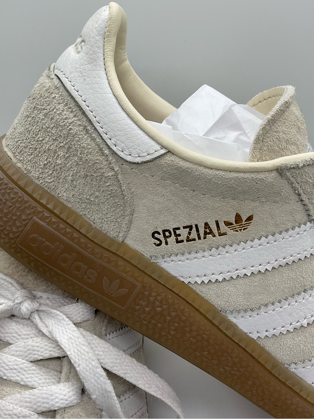 Adidas HANDBALL SPEZIAL SHOES Sneakers Cream Suede Gum Sole Mens 5.5 / W 6.5 - Picture 5 of 9